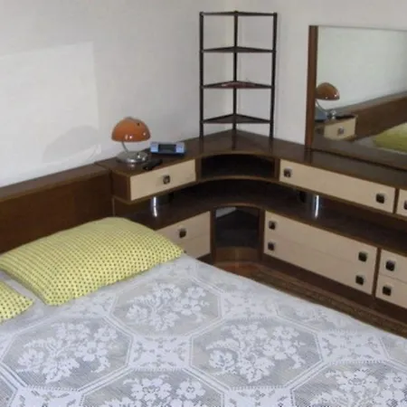 Apartman House With Garden